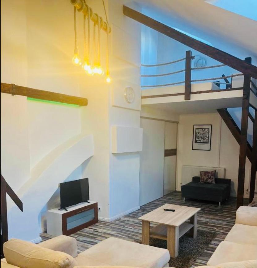 Jokai Apartman Komárno Exterior foto